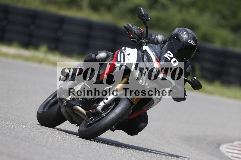 Archiv-2025/27 12.06.2025 Ducati Schweiz Trackday Warmup  ADR/gruen-vert/20